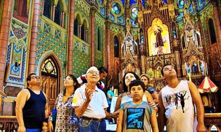 Vovô Sabe Tudo de Santos inova no turismo religioso e gera emprego e renda