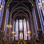 Sainte Chapelle, igreja com belíssimos vitrais no centro de Paris, na França - divulgação