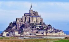Abadia de Mont Saint-Michel, no litoral da Normandia, na França - foto Viagens de Fé