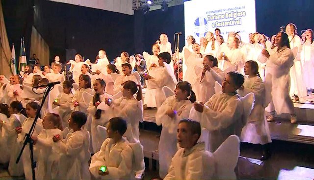 Coral infantil na abertura do Congresso Internacional de Turismo Religioso