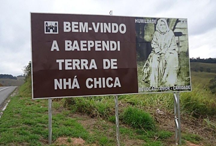 Placa de boas vindas aos visitantes de Baependi, MG, terra de Nhá Chica - divulgação