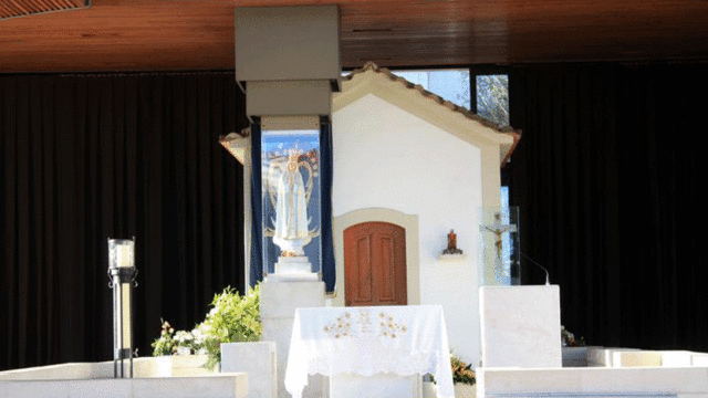 Imagem original na Capelinha das Aparições - Santuário de Fátima - Portugal - foto turismo do Centro