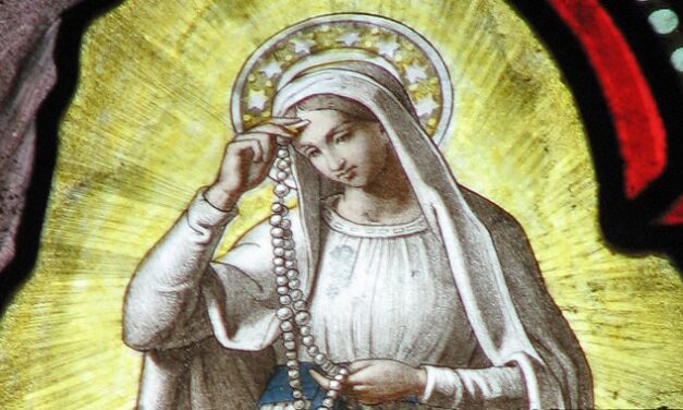 Saiba mais sobre as 18 aparições de Nossa Senhora em Lourdes