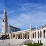 Colunata da Basílica de Nossa Senhora do Rosário de Fátima