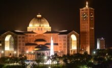 Santuário Nacional de Aparecida à noite - foto Marco Ankosqui Mtur