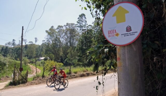 Romeiros de bicicleta a caminho de Aparecida percorrem a Rota da Luz SP em Mogi das Cruzes - Prefeitura Mogi das Cruzes