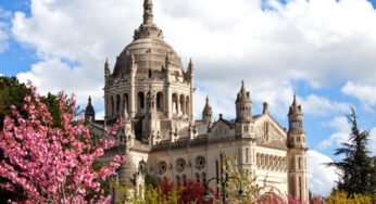 Conheça Lisieux, a cidade de Santa Teresinha do Menino Jesus