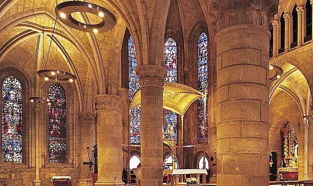 Interior da Colegiata de Roncesvalles, Navarra, Espanha - divugação