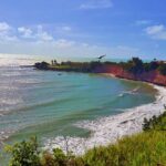 Praia e falésias na região de Nísia Floresta - foto MTur