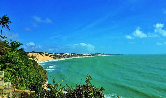 Praia e dunas na região de Nísia Floresta, RN - foto Viagens de Fé