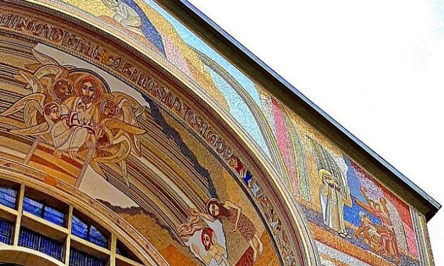 Aparecida convida turistas para visitarem as cidades vizinhas