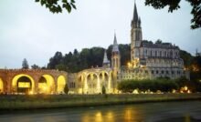 Basílicas do Santuário de Lourdes, na França - foto HPTE CRT Viet