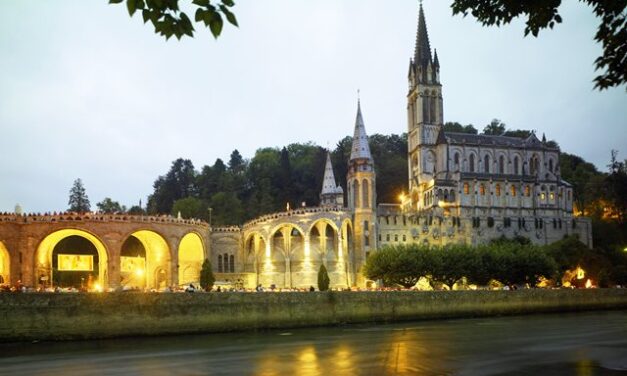 França faz investimento milionário para revitalizar turismo em Lourdes