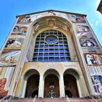 Fachada Norte do Santuário de Aparecida , decorada com mosaicos criados pelo padre Marko Rupnik - foto Aleteia
