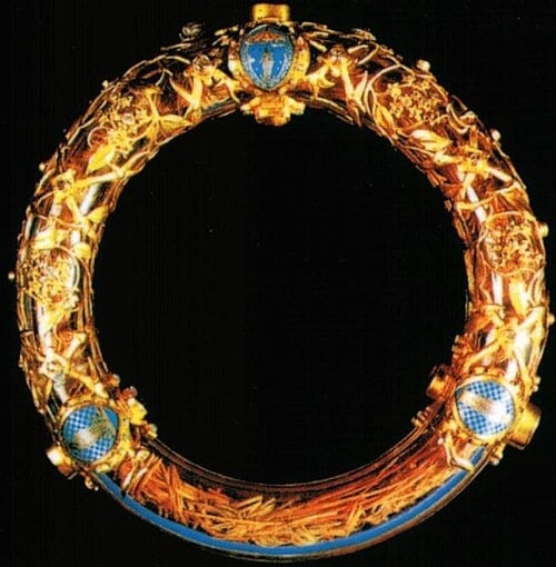 Coroa de Espinhos que teria sido imposta na cabeça de Jesus, exposta na Catedral de NOtre-Dame de Paris, na França - foto Gavigan/Wikimedia
