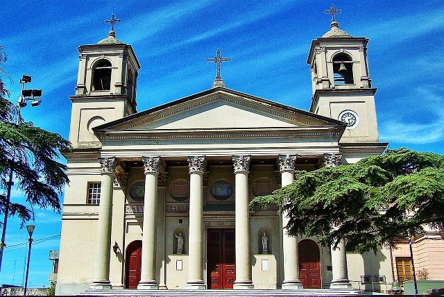 Basílica de Nuestra Señora del Rosario y San Benito de Palermo, Paysandu, Uruguai - wikimedia