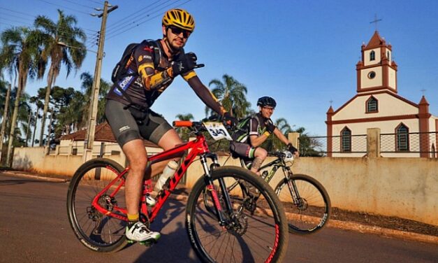 Rota das Catedrais mostra que turismo religioso pode ser feito de bicicleta