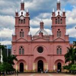 Basílica do Señor de los Milagros, atração de turismo religioso de Guadalajara de Buga,, na Colômbia
