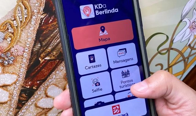 Celular com o aplicativo Kd a Berlinda, usado para acompanhar o Círio de Nazaré - agência Pará