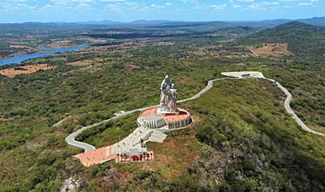 Simulação de vista aérea do complexo do Santuário de Sant'Ana, em Santana de Ipanema, Alagoas - simulação - divulgação