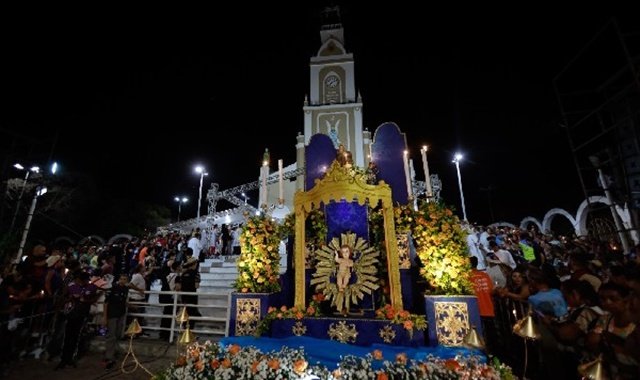 Cerimônia religiosa noturna na Romaria de Padre Cícero, em Juazeiro do Norte, Ceará - divulgação PMJN