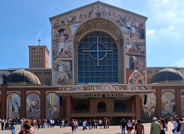 Fachada Sul do Santuário Nacional de Nossa Senhora Aparecida - Aparecida, SP -  foto Sidnesio Moura