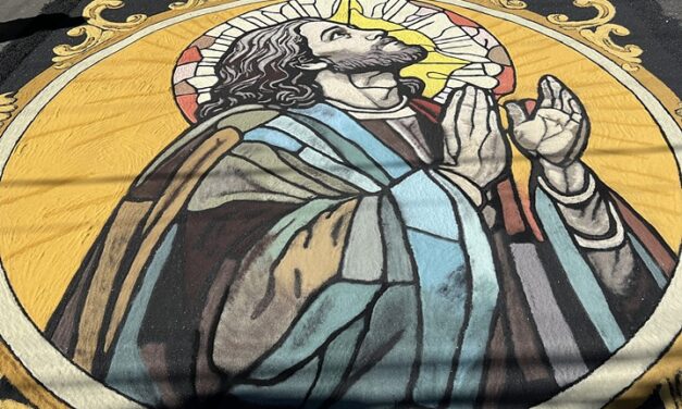 Procissões de Corpus Christi reúnem arte e devoção pelo país
