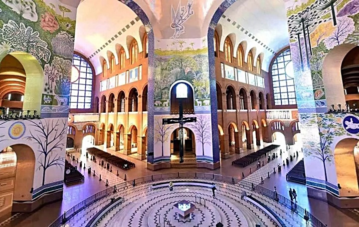 Vista lateral do altar central do Santuário Nacional de Aparecida - divulgação