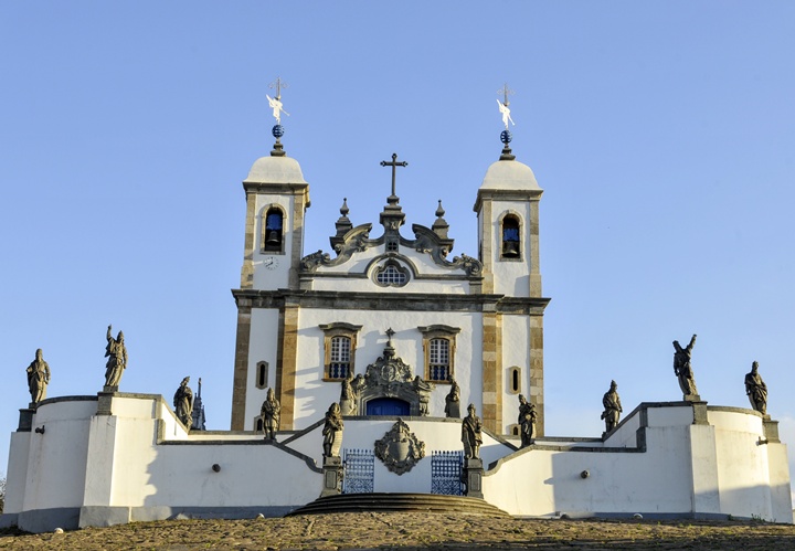 Basílica de Bom Jesus de Matosinhos e 12 profetas de Aleijadinho, em Congonhas, MG, foto Pedro Vilela - MTur