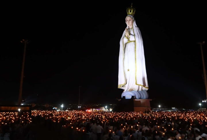 Estátua de Nossa Senhora de Fátima, em Crato, Ceará, atrativo de turismo religioso