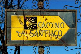Placa antiga do Caminho de Santiago - foto SpainInfo - divulgação