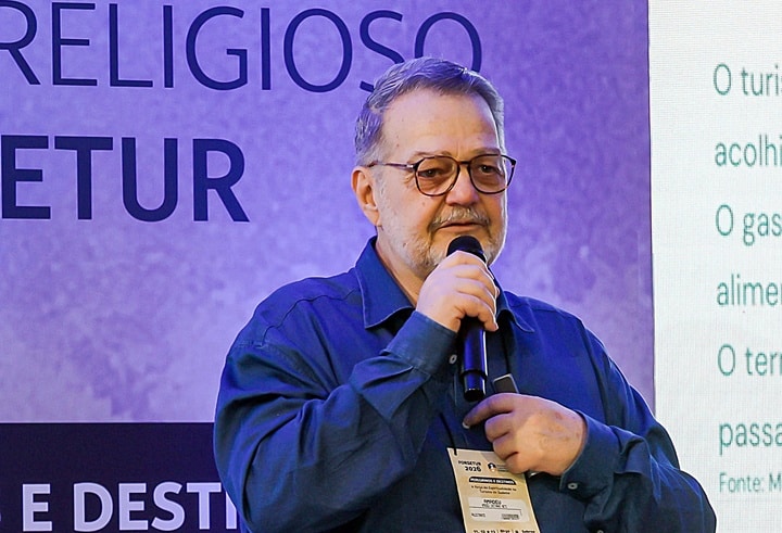 Amadeu Castanho palestra no Fórum Regional Sudeste de Turismo Religioso, em Vitória, ES - foto Sebrae ES