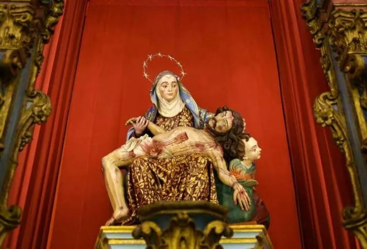 Imagem original de Nossa Senhora da Piedade, padroeira de Minas Gerais, esculpida por Aleijadinho - foto A12