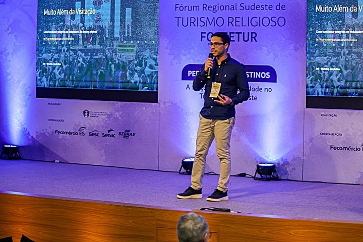 Joel Prado palestra no Fórum Regional Sudeste de Turismo Religioso, em Vitória, ES - foto Sebrae ES
