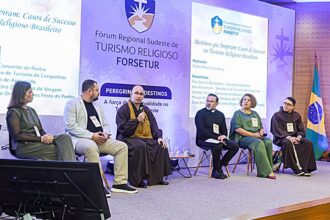 Painel de debates no Fórum Regional Sudeste de Turismo Religioso 2026, em Vitória, ES - foto Sebrae-ES