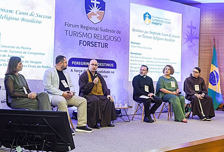 Painel de debates no Fórum Regional Sudeste de Turismo Religioso 2026, em Vitória, ES - foto Sebrae-ES