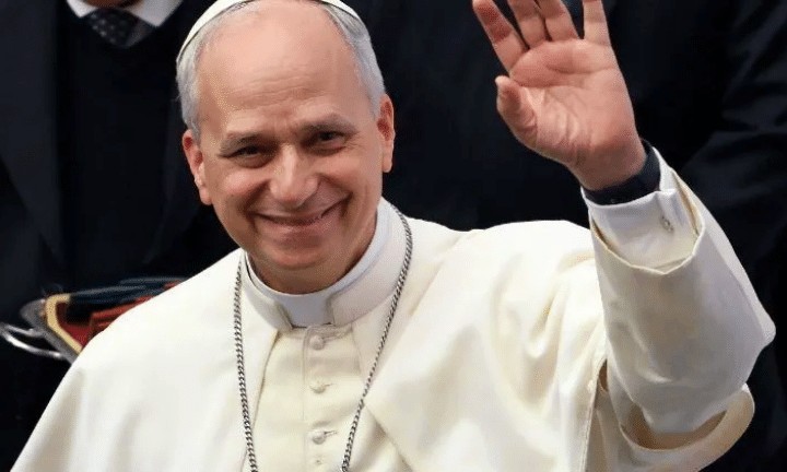 Papa Leão XIV sorrindo - foto Arquidiocese de Paris